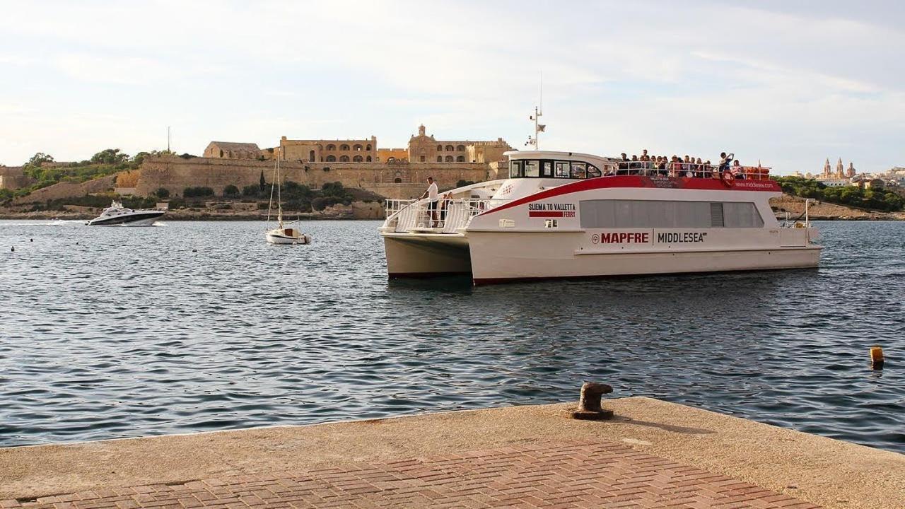 Splendid 2Br Apartment, Steps To St Georges Bay سانت جوليان المظهر الخارجي الصورة
